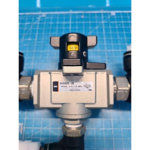 วาล์วลดแรงดัน VHS4500-04 SMC ใช้เป็นชิ้นส่วนอุปกรณ์เซมิคอนดักเตอร์รุ่นเก่า - Product Image 2