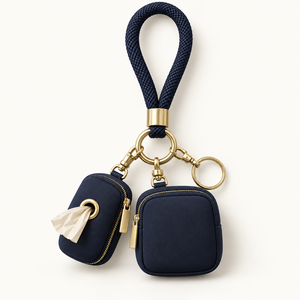 Porte-sac à crottes et sac à friandises portable en nylon bleu foncé avec porte-clés et étui zippé pour chiens - Product Image 1
