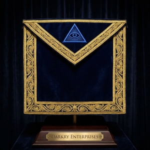 Tablier maçonnique personnalisé fait main en velours noir avec bordure marron et broderie en fil d'or, compas carré, insignes de maître maçon - Product Image 6