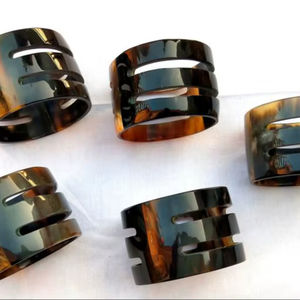 Brazalete de Cuerno de Búfalo de Alta Calidad y Gran Venta, Aspecto Lujoso, Hecho a Mano, a Bajo Precio, Forma Redonda, Diseño Clásico - Product Image 1