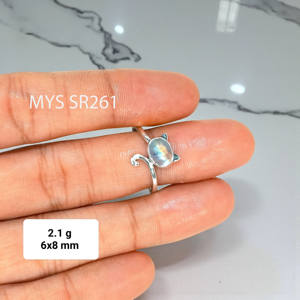 แหวนมูนสโตนทรงเหลี่ยมเงินแท้ 925 แหวนพลอยเจียระไน ราคาขายส่ง แหวนและเครื่องประดับ - Product Image 1