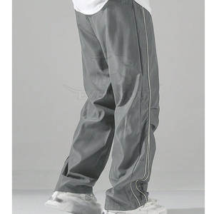 Pantalones Cortavientos para Hombre Hechos en Pakistán, Pantalones Deportivos Modernos y Minimalistas, Cómodos y Ligeros para Uso Diario - Product Image 5