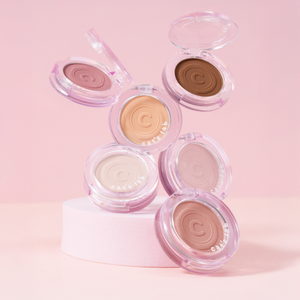 Palette de fards à paupières scintillants à haute pigmentation - Fards uniques colorés et mats pour les tons de peau moyens à foncés - Product Image 1