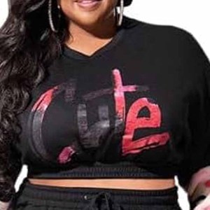 Pantalon de survêtement décontracté noir grande taille pour femme avec logo rose imprimé, taille à cordon de serrage, poches latérales, longueur intégrale, mélange coton élasthanne - Product Image 3