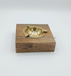 Cenicero Cuadrado de Madera y Metal Clásico Personalizado al por Mayor, Accesorio Premium para Fumar en la Oficina y el Hogar - Product Image 3
