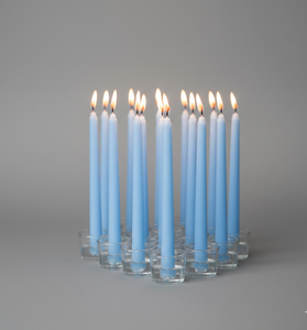 Bougies coniques en cire de paraffine bleu ciel de qualité supérieure, sans fumée, vente en gros en vrac pour mariages, hôtels, restaurants, Noël, Pâques - Product Image 3