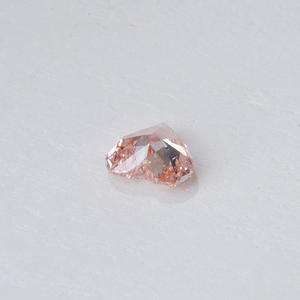 Diamantes CVD rosa de fantasía cultivados en laboratorio, sueltos, ovalados, en forma de corazón, color DEFGH, claridad VVS VS, con certificación Super IGI para anillo. - Product Image 4