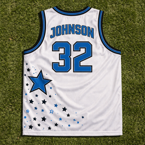 Camiseta de Baloncesto Personalizada para Equipos Escolares, de Secado Rápido, Transpirable, 100% Poliéster, con Nombre y Número del Jugador Bordados - Product Image 2