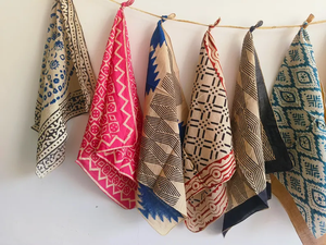 Pañuelo Cuadrado Étnico de Algodón Hecho a Mano Naaz Textile, Estampado Floral, Juego de Pañuelo para el Cuello, Ideal para el Verano, Suave al Contacto con la Piel - Product Image 2