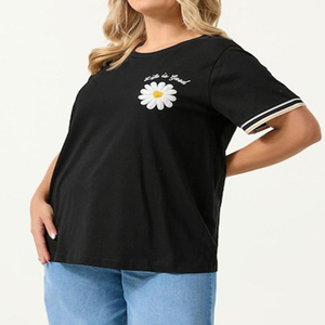 T-shirts amples brodés pour femmes – Broderie marguerite très demandée – Chemises légères et confortables à séchage rapide pour l'été - Product Image 1