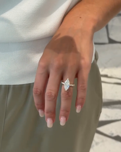 Bague de fiançailles avec halo caché en diamant de laboratoire de 3 carats de taille marquise, sertie pavé, certifiée IGI - Product Image 6