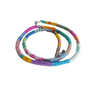 Collar Largo Moderno con Cuentas de Semillas y Diseño Artesanal, Elegante Collar de Capas con Cuentas de Semillas y Joyería de Moda - Product Image 1