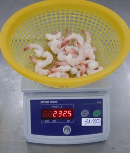 Camarones cocidos congelados con cola pelada y desvenados en bolsa a granel-Camarones de Vietnam al por mayor de Vietnam sin cabeza - Product Image 5