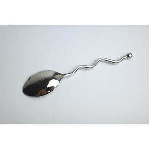 Ensemble de couverts modernes en acier inoxydable avec manches ondulées, finition miroir haute brillance, compatible lave-vaisselle, idéal pour les mariages - Product Image 2