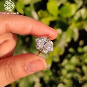 Bague de fiançailles Charm Jewells en moissanite taille coussin certifiée IGI, sertie à griffes en or 18 carats, alliance classique pour femme 3 - Product Image 5