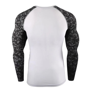 Ropa Deportiva Personalizada, Camiseta Deportiva Sublimada, Material Suave y Elástico, Calidad Premium, Hecha a Medida, en Venta - Product Image 3