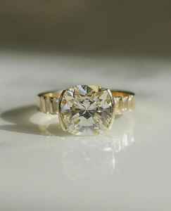 Anillo de compromiso moderno con diamante solitario de corte cojín cultivado en laboratorio, certificado por IGI, para mujer, oro sólido de 14K, regalo sorpresa para novias. - Product Image 1