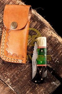 Cuchillo Plegable de Acero de Damasco con Hoja de Punta Caída, Mango Verde y Negro, Empuñadura de Latón, Cuchillo de Camping de 7 Pulgadas de Largo Total - Product Image 2