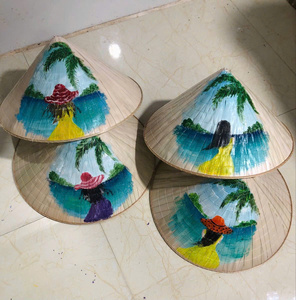 Chapeau conique en calebasse sculpté à la main, écologique et de haute qualité |   Décor culturel vietnamien durable et accessoire photo - Product Image 3