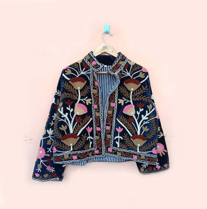 Blouson bomber en velours Suzani floral, brodé à la main, style bohème vintage, réversible, court, coloré, automne-hiver, 100% coton, velours - Product Image 1