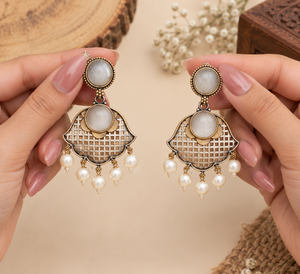 Fournisseur de Confiance Boucles d'Oreilles Pendantes Bohèmes Plaqué Or Antique Bicolore Serties de Cristaux pour Femme – Vente Directe Usine - Product Image 3