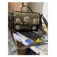 Tas kurir wanita kulit sapi, tas kurir desainer gaya Bohemian India elegan, tas bahu manik-manik kulit buatan tangan dengan pinggiran