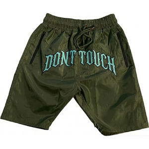 Nouveauté : Short en nylon pour homme, style coupe-vent, avec cordon de serrage, poches zippées et imprimé en relief « Dont Touch » - Product Image 5