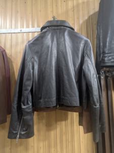 Chaqueta de cuero estilo bomber genuina, totalmente personalizada, con diseño moderno y elegante, cremallera de calidad, para hombre. - Product Image 5