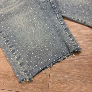 กางเกงยีนส์ขาสั้นผู้ชายแฟชั่นทรงสลิมฟิต ระบายอากาศได้ดี ผ้าฝ้าย ประดับเพชร สไตล์ลำลองแนวสตรีท สำหรับฤดูร้อน คุณภาพพรีเมียม - Product Image 6