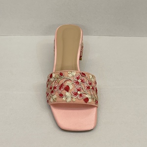 Sandales à talons roses en satin brodé floral, bout ouvert, talon carré, à enfiler, élégantes, pour femme, été - Product Image 4