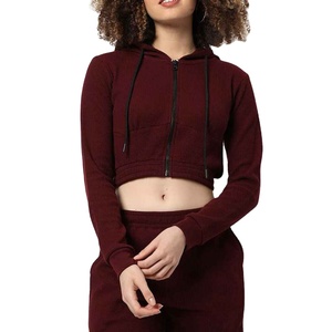 Sweat-shirt à capuche tendance avec short assorti pour femme, design minimaliste, ensemble été pour femme. - Product Image 1