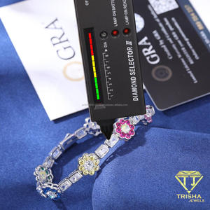 Pulsera de eslabones florales en tono plateado con detalles de flores en rosa, amarillo, verde y azul para minoristas y compradores de joyería al por mayor - Product Image 4