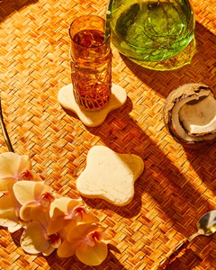 Sous-verre décoratif artisanal en résine écologique, tapis de table absorbant de forme irrégulière pour tasses et boissons, couleur unie - Product Image 4