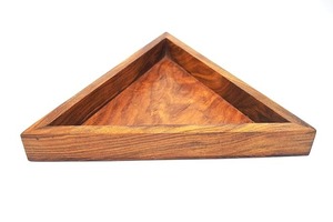 Plateau de service en bois au design moderne avec poignée, marque FAIZA CRAFT, forme carrée, pour table à manger, personnalisable pour la maison, les hôtels, les restaurants, les mariages - Product Image 5