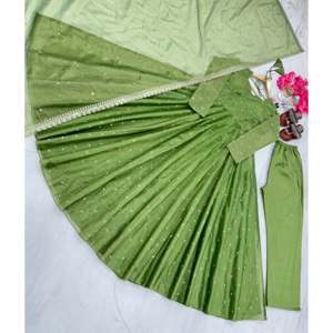 Hermoso Vestido Anarkali de Satén con Dupatta y Pantalones Plazzo para Fiestas, Talla XL, Cintura Imperio, Silueta en A - Product Image 6