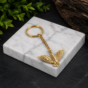 Porte-clés Aigle Antique en Laiton Fait Main, Breloque Aigle Volant en Métal Doré, Cadeau Souvenir - Product Image 2