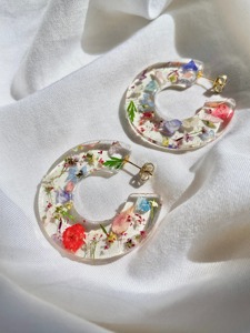 Pendientes de Resina Hipoalergénicos, Pendientes de Resina Amigables con la Piel, Pendientes de Resina de Color Sólido, Artículo de Resina para Uso en Fábrica y Venta al Por Mayor Personalizada - Product Image 5