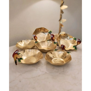 Atractivos tazones de lujo para servir alimentos, de aspecto plateado brillante, pulidos, de metal de calidad superior y muy demandados. - Product Image 4