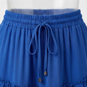 Mini-jupe en mousseline de soie bleue pour femme, taille élastique, volants, style évasé, tenue estivale élégante - Product Image 4