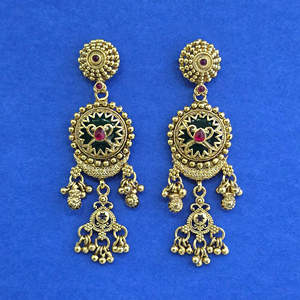 Mayoristas de Joyería Artificial de Moda en India, Pendientes de Estilo Antiguo con Baño de Oro Mate 231395 - Product Image 1