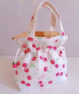 Bolso Tote de Algodón con Estampado de Cerezas para Niñas, Estilo De Maison, con Cordón Ajustable, para Uso Diario, 100% Lona de Algodón Ecológica - Product Image 1