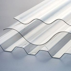 แผ่นโพลีคาร์บอเนตลูกฟูก ป้องกันรังสียูวี ทนแรงกระแทกสูง ทนทานต่อสภาพอากาศ น้ำหนักเบา สำหรับหลังคาโรงเรือนและกันสาด - Product Image 2