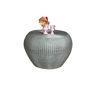 Table basse élégante en métal avec plateau en verre, design de table centrale haut de gamme pour une décoration intérieure contemporaine et stylée - Product Image 3