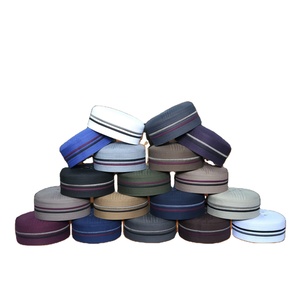 Chapeau de prière islamique Kufi de haute qualité en polyester et coton, avec étiquette personnalisée, confortable et parfaitement cousu, par Kamal Modestile - Product Image 1