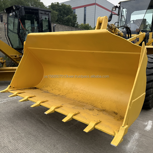 Chargeuse sur pneus Komatsu WA320-5 d'occasion, 4 tonnes, fabrication japonaise, moteur d'origine, excellent état, pompe incluse, capacité de la benne de 2 à 4 m³ - Product Image 2