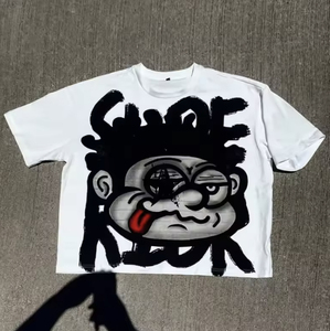 Camiseta Blanca de Manga Corta con Cuello Redondo para Hombre, Corte Regular, Estilo Urbano, Estampado Gráfico de Dibujos Animados en la Parte Delantera - Product Image 1