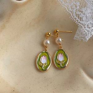 Exquisite European American Retro French <b>Pearl</b> <b>Earrings</b> with Tulip and <b>Pearl</b> <b>Drop</b> Wholesale Light Luxury Product - Product Image 2