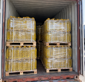 Huile de tournesol raffinée dorée pour la cuisson quotidienne, la friture et la pâtisserie, fournie en contenants de qualité alimentaire pour l'importation en gros - Product Image 2