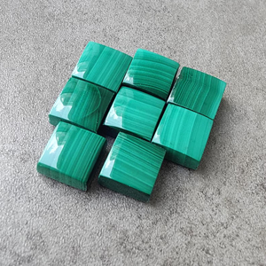 มาลาไคต์ธรรมชาติทรงสี่เหลี่ยมแบบคาโบชอง บริโอเลต หินพลอยธรรมชาติทรงหลวมที่ปรับขนาดแล้ว - Product Image 3