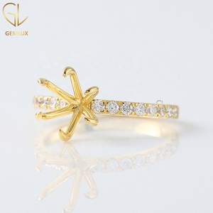 Anillo de Oro de 14k con Montura Semicompleta, Diamante Moissanita de Corte Redondo con Anillo de Acento - Product Image 2